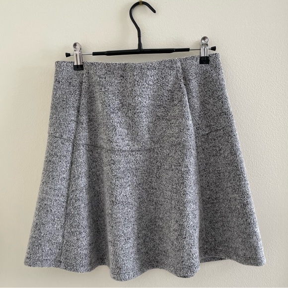 LOFT Gray Flippy Skirt - Picture 2 of 4